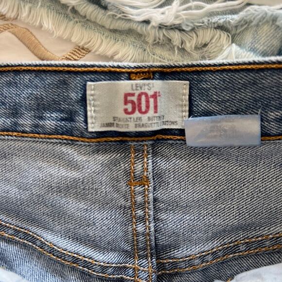 Levi's 501 Cut Off Jean Booty Denim Shorts - Picture 4 of 8